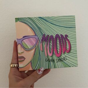 Laura Sanchez "Moods" palette